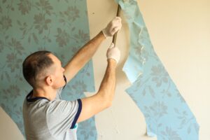 DIY Wallpaper Removal vs. Hiring a Professional – Which Is Better?